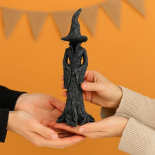 Carica l'immagine nel visualizzatore di Gallery, Statua di Strega d'Ombra - La Guardiana Silenziosa