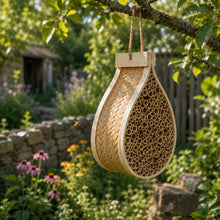 Lade das Bild in den Galerie-Viewer, Wildbienenhotel – Handgeflochten aus Bambus &amp; Hartholz

